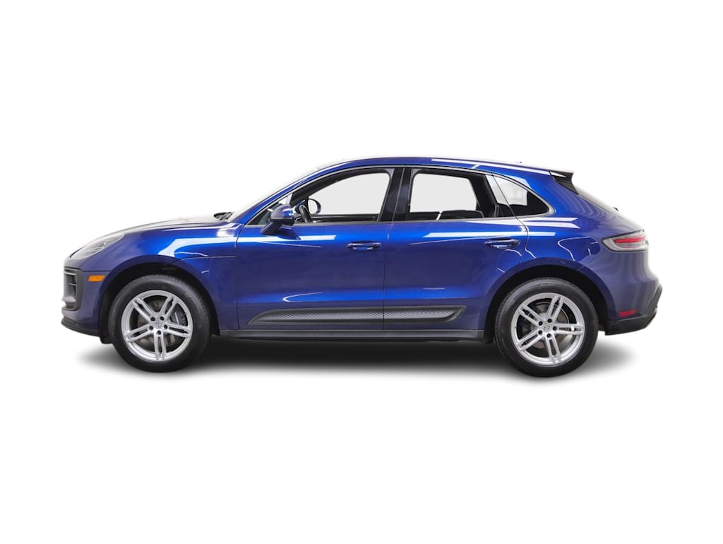 Thumbnail: 2024 Porsche Macan - 3