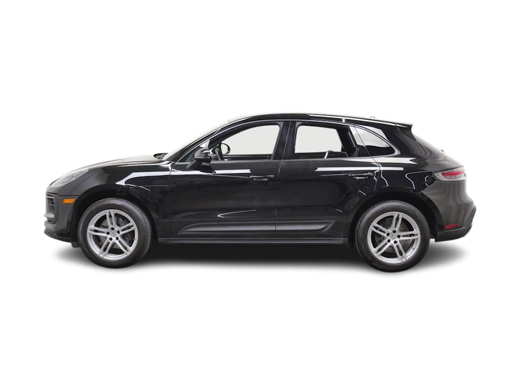 Thumbnail: 2024 Porsche Macan - 3