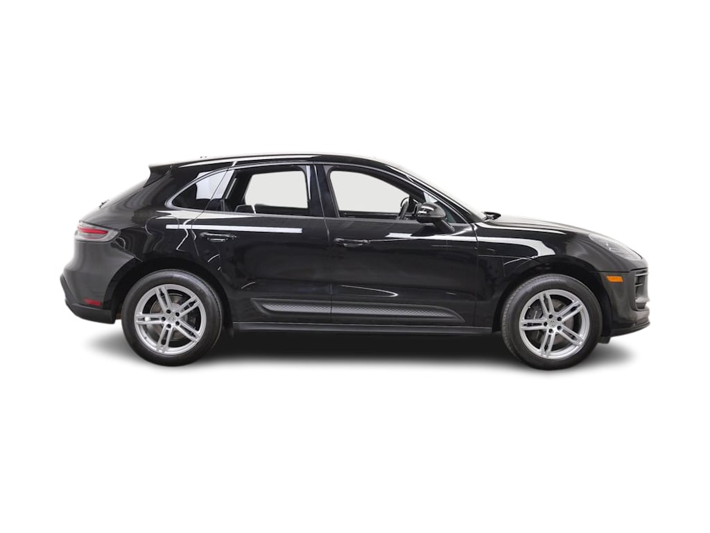 Thumbnail: 2024 Porsche Macan - 12