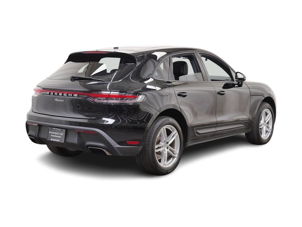 Thumbnail: 2024 Porsche Macan - 11
