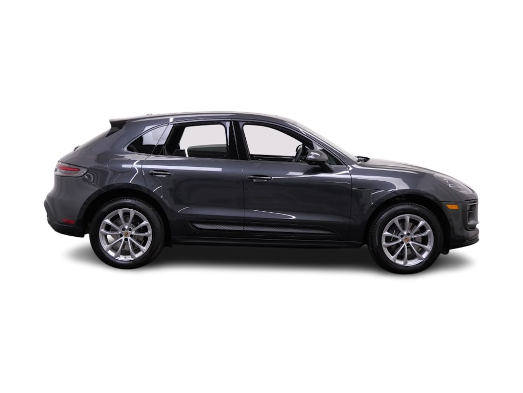 Thumbnail: 2026 Porsche Macan - 14