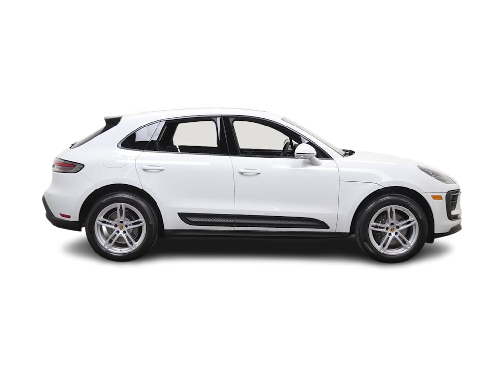 Thumbnail: 2026 Porsche Macan - 13