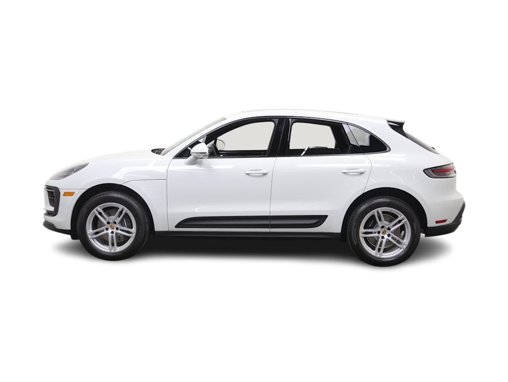 Thumbnail: 2026 Porsche Macan - 3