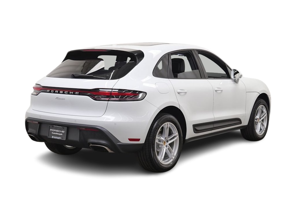 Thumbnail: 2026 Porsche Macan - 12