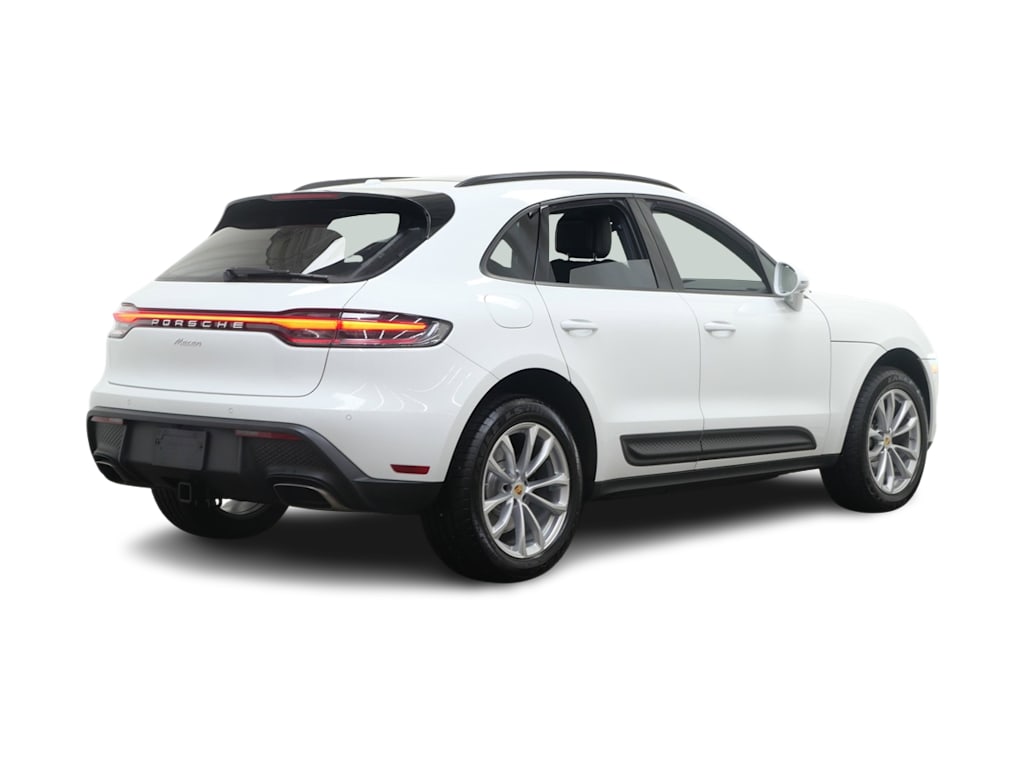 Thumbnail: 2026 Porsche Macan - 12