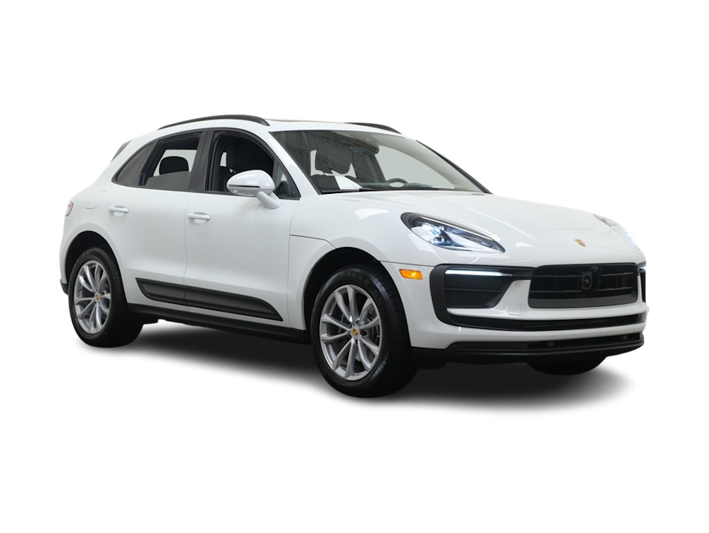 Thumbnail: 2026 Porsche Macan - 14
