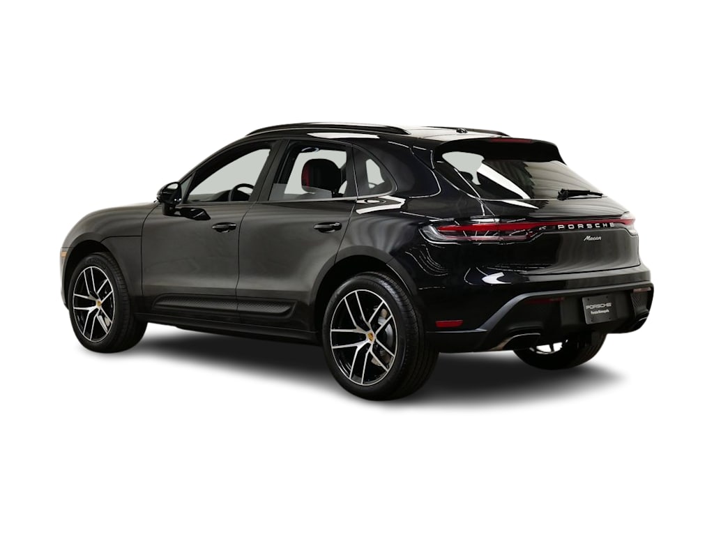 Thumbnail: 2026 Porsche Macan - 4