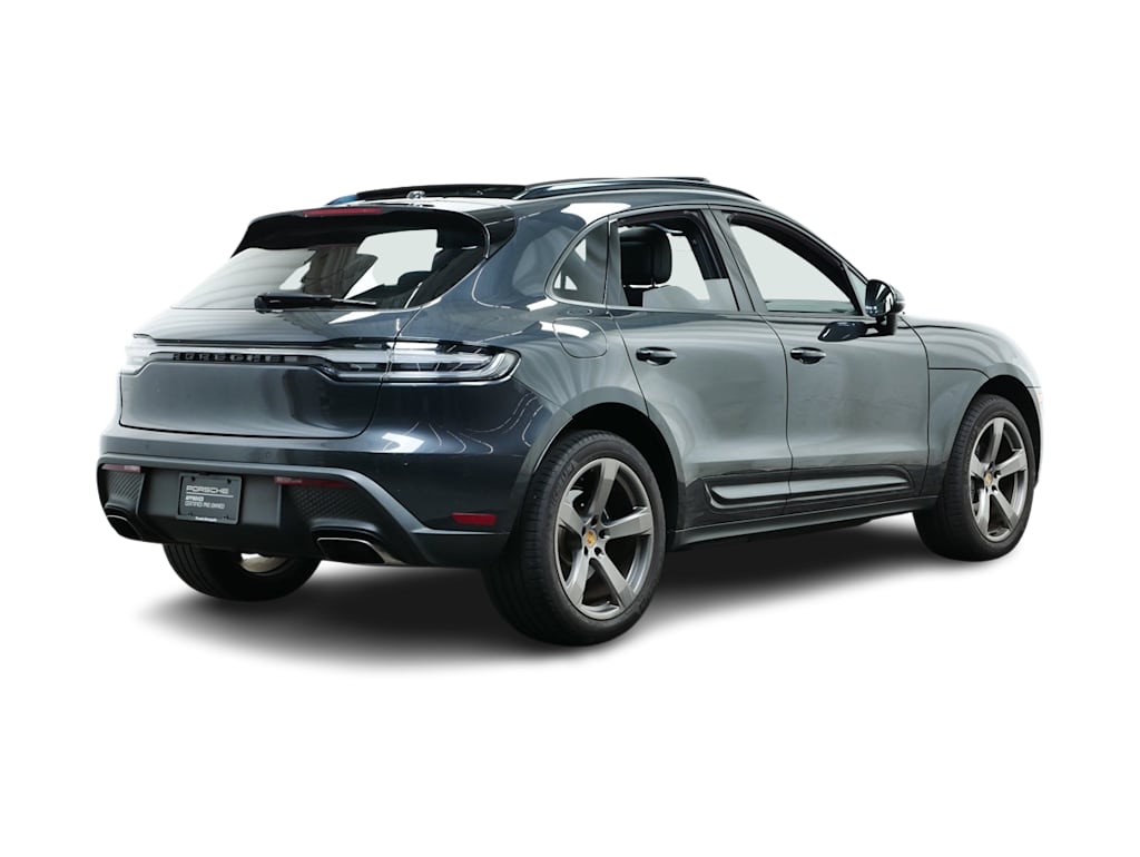 Thumbnail: 2022 Porsche Macan - 11