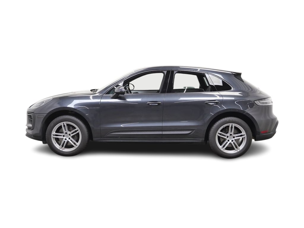 Thumbnail: 2024 Porsche Macan - 3
