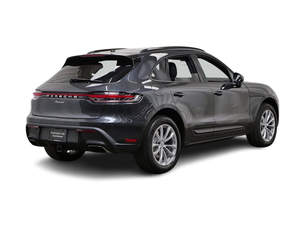 Thumbnail: 2026 Porsche Macan - 12