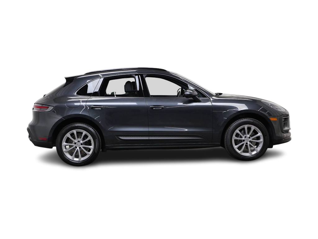 Thumbnail: 2026 Porsche Macan - 13