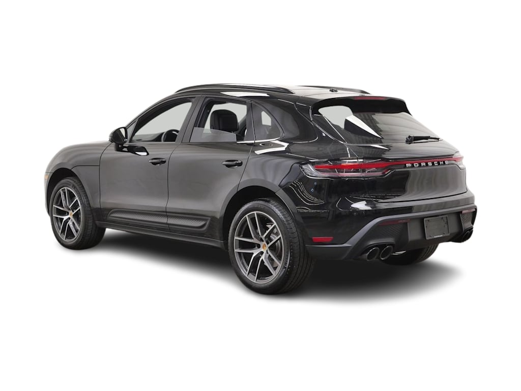 Thumbnail: 2026 Porsche Macan - 4