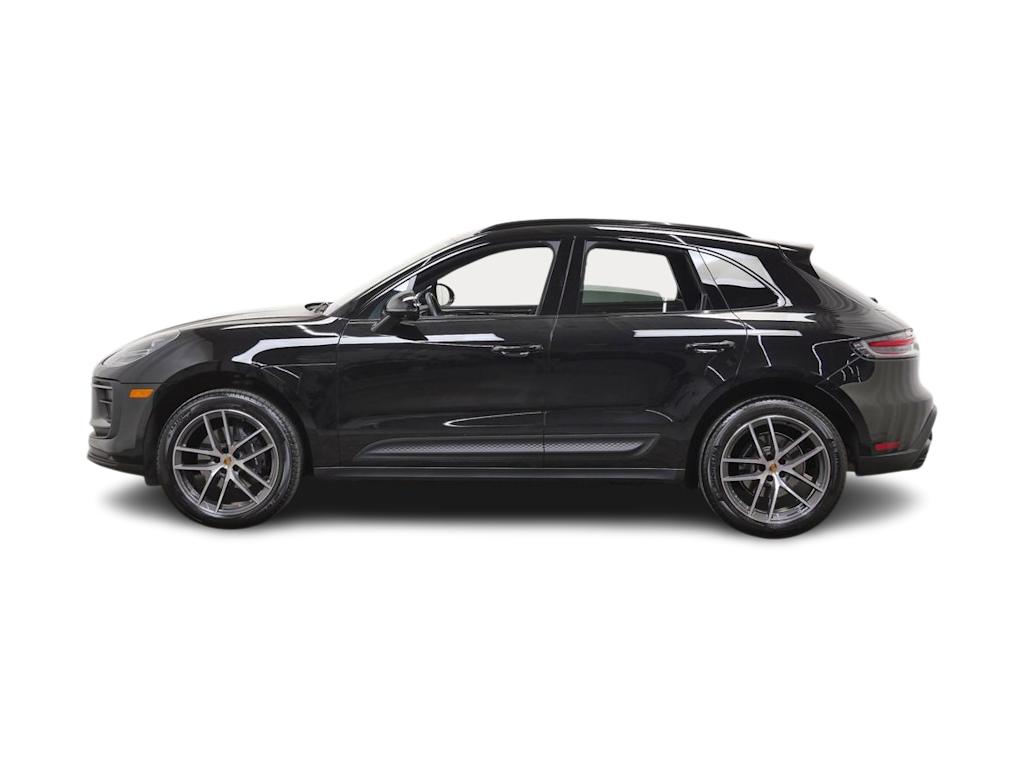 Thumbnail: 2026 Porsche Macan - 3