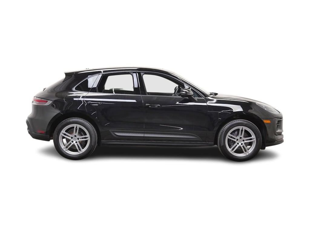 Thumbnail: 2025 Porsche Macan - 12