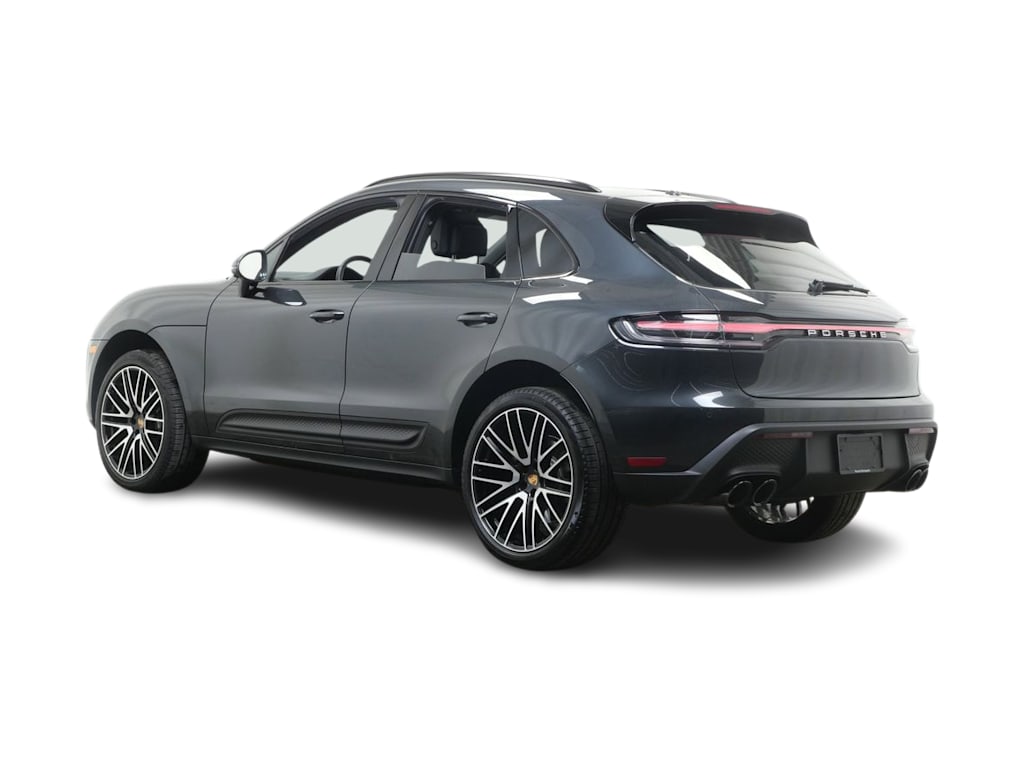 Thumbnail: 2026 Porsche Macan - 4