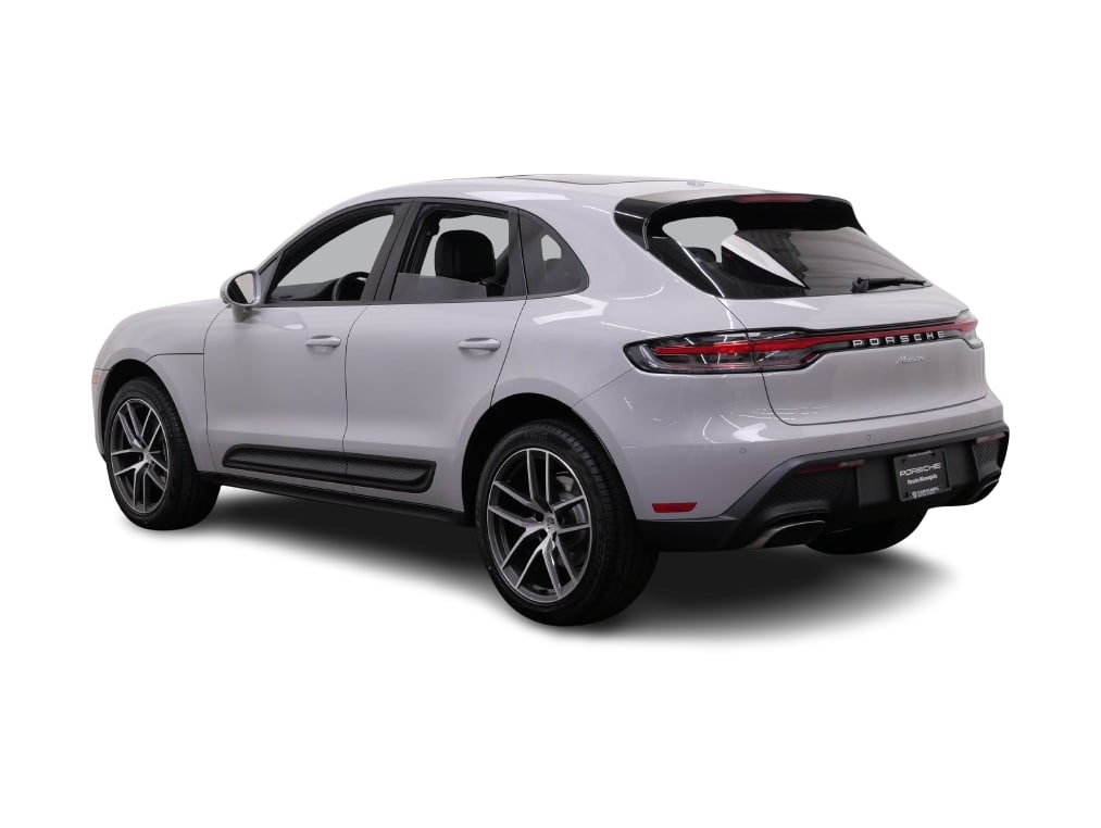 Thumbnail: 2026 Porsche Macan - 4