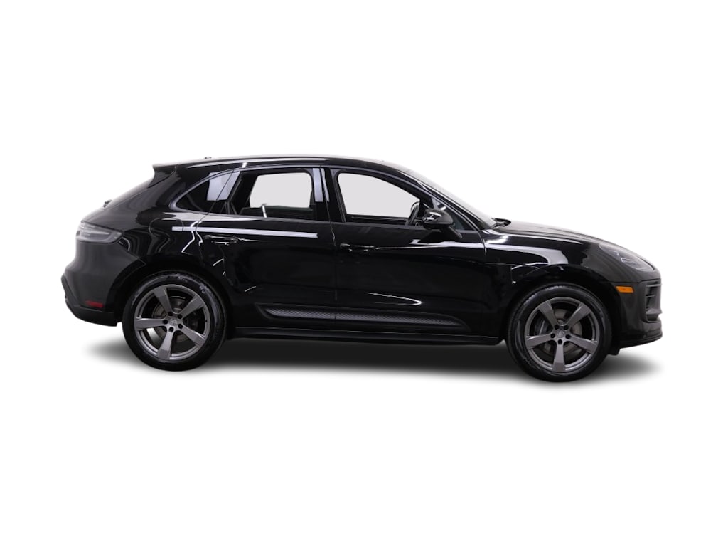 Thumbnail: 2023 Porsche Macan - 12