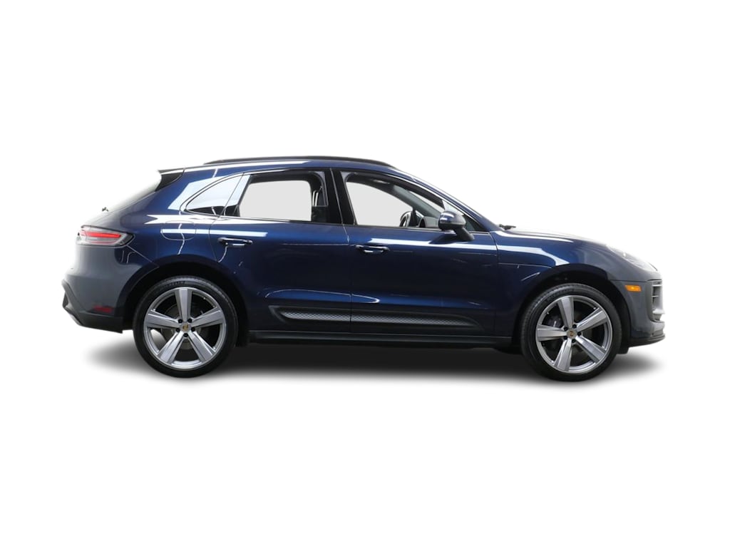 Thumbnail: 2023 Porsche Macan - 13
