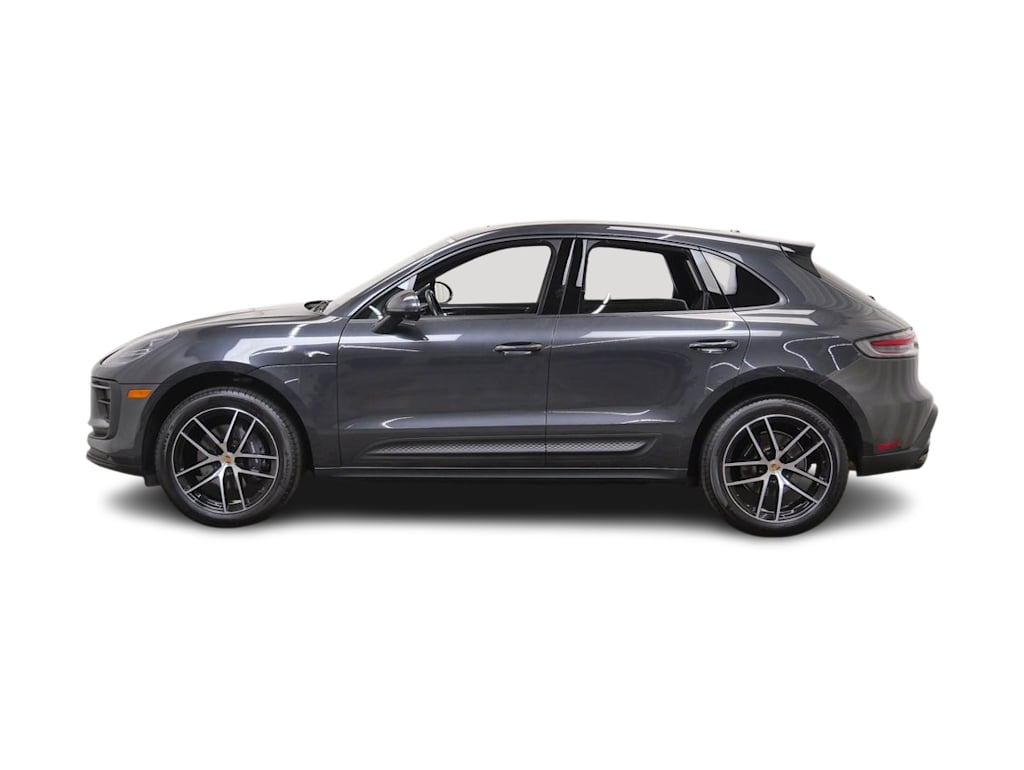Thumbnail: 2023 Porsche Macan - 3