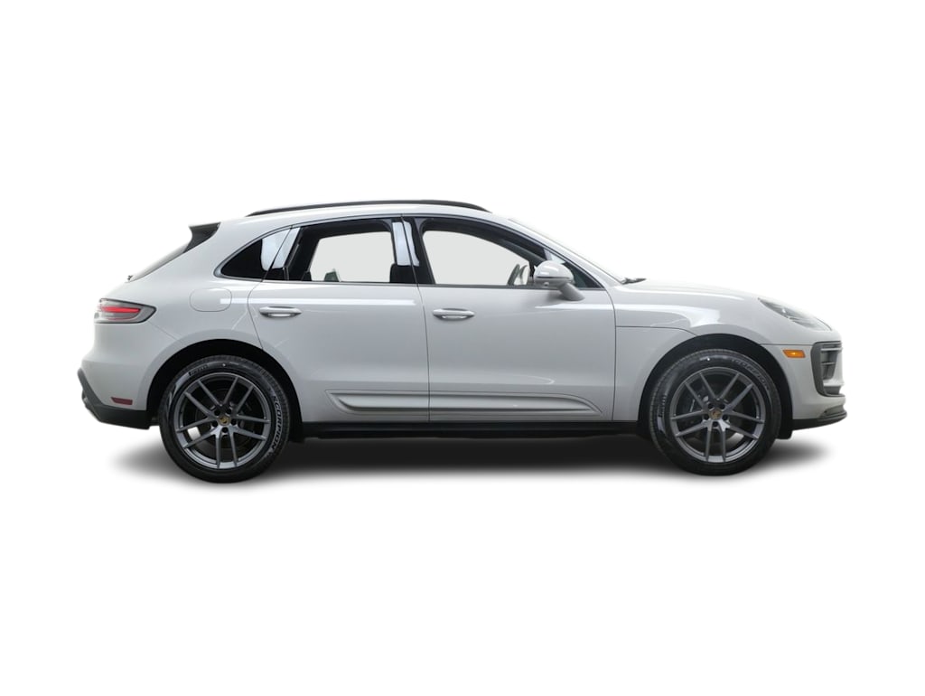 Thumbnail: 2026 Porsche Macan - 14