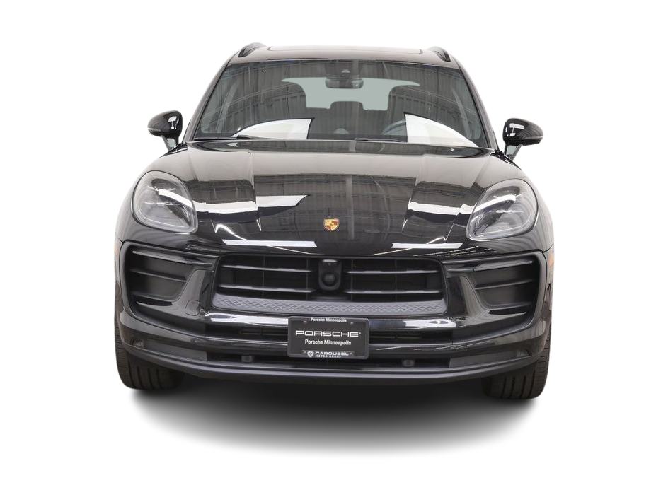 Thumbnail: 2023 Porsche Macan - 15