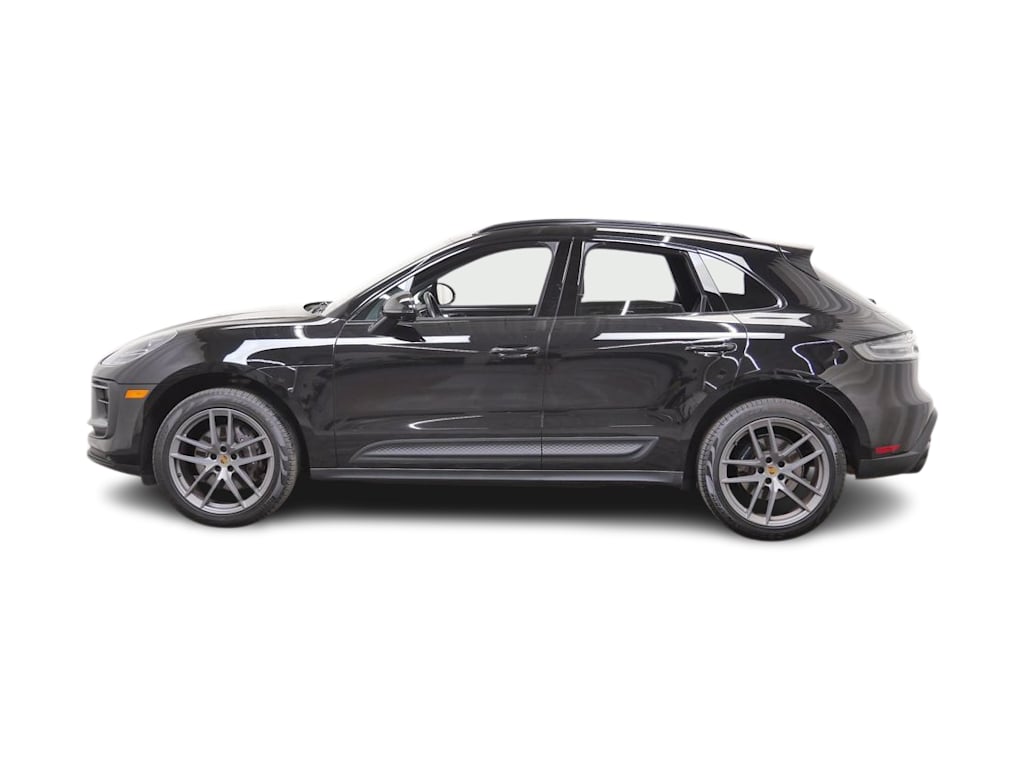 Thumbnail: 2023 Porsche Macan - 3