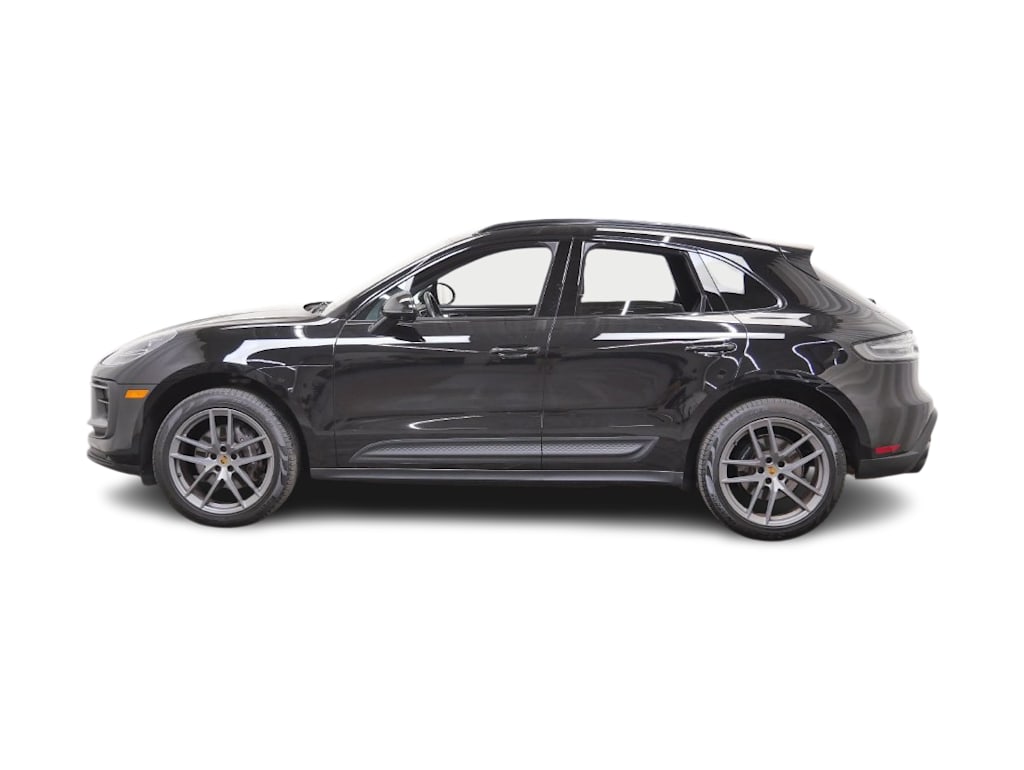 Thumbnail: 2023 Porsche Macan - 3