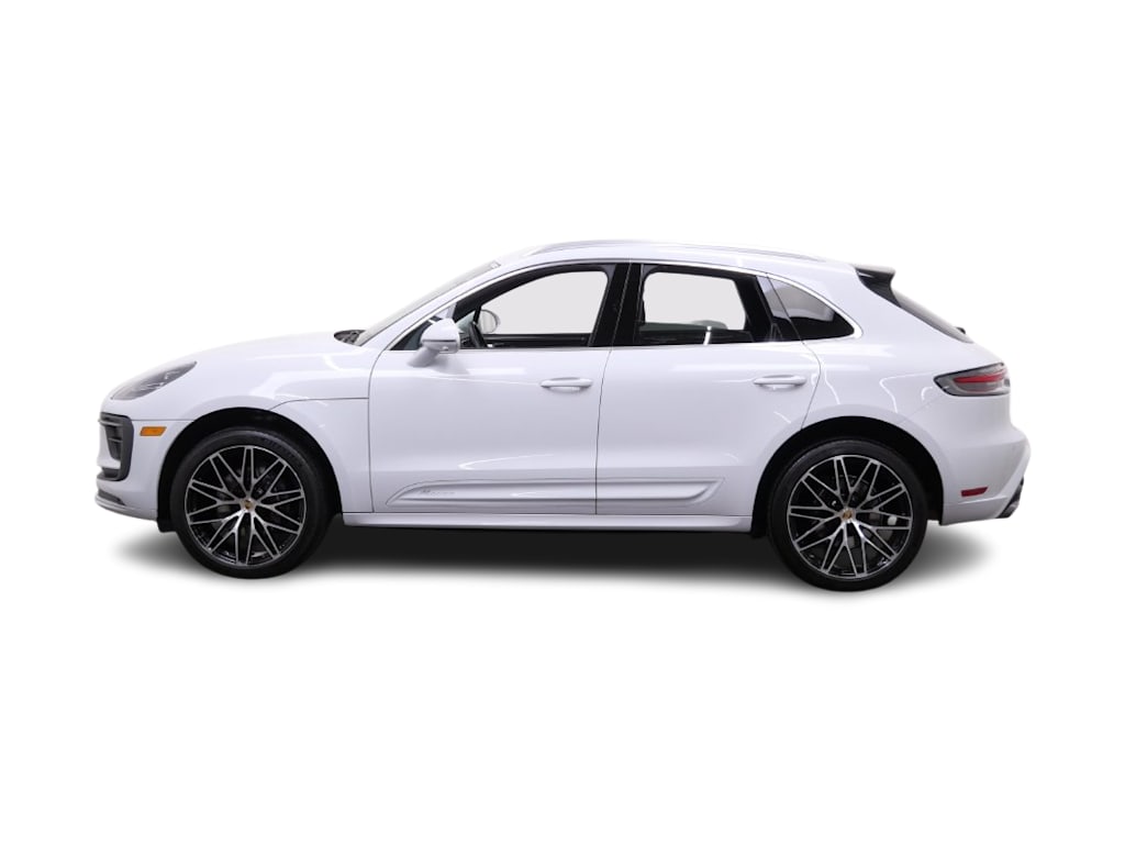 Thumbnail: 2024 Porsche Macan - 3