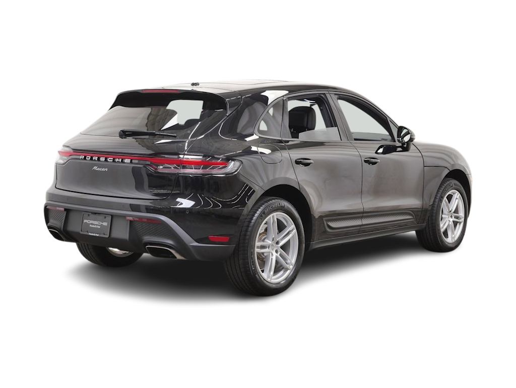 Thumbnail: 2025 Porsche Macan - 12