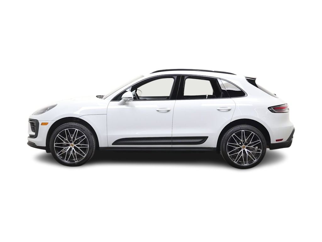 Thumbnail: 2026 Porsche Macan - 3
