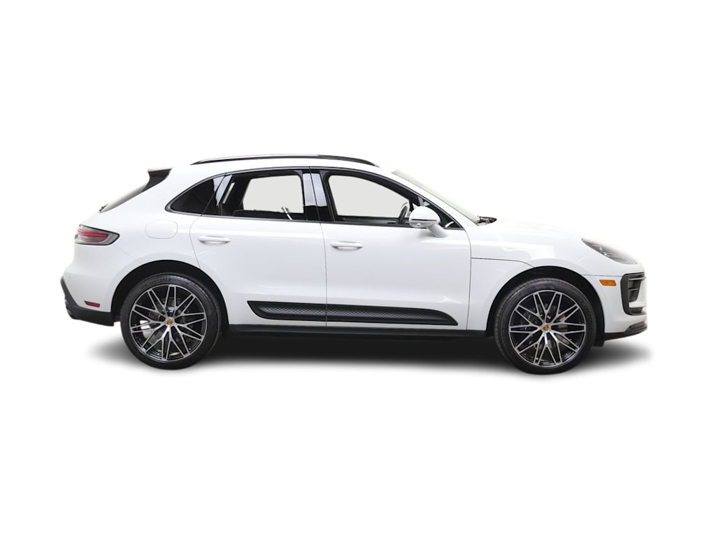 Thumbnail: 2026 Porsche Macan - 13