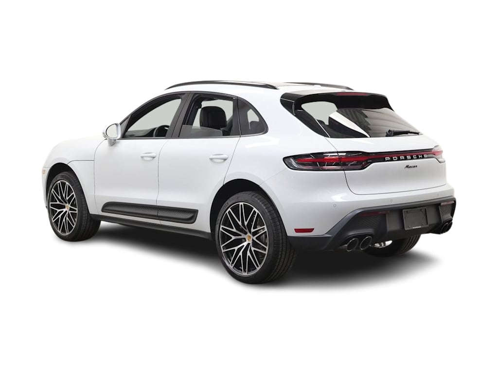 Thumbnail: 2026 Porsche Macan - 4