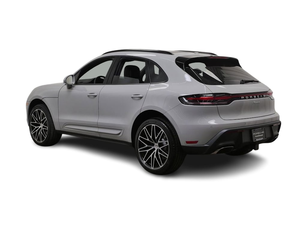 Thumbnail: 2026 Porsche Macan - 4