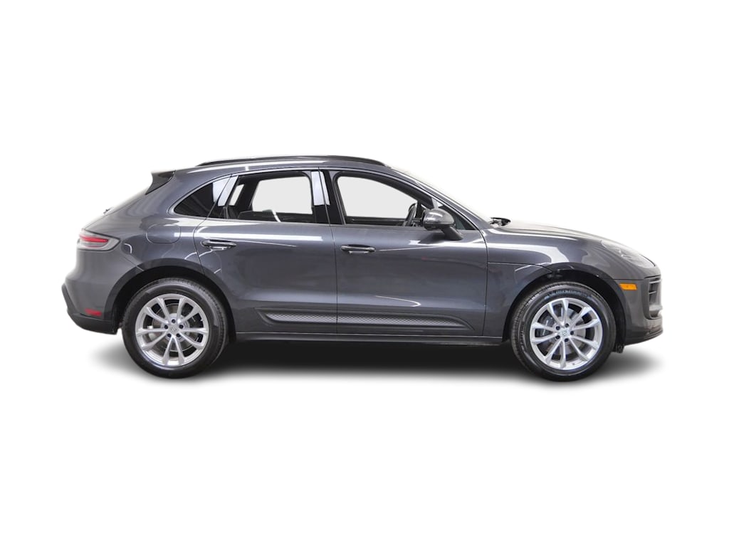 Thumbnail: 2026 Porsche Macan - 13