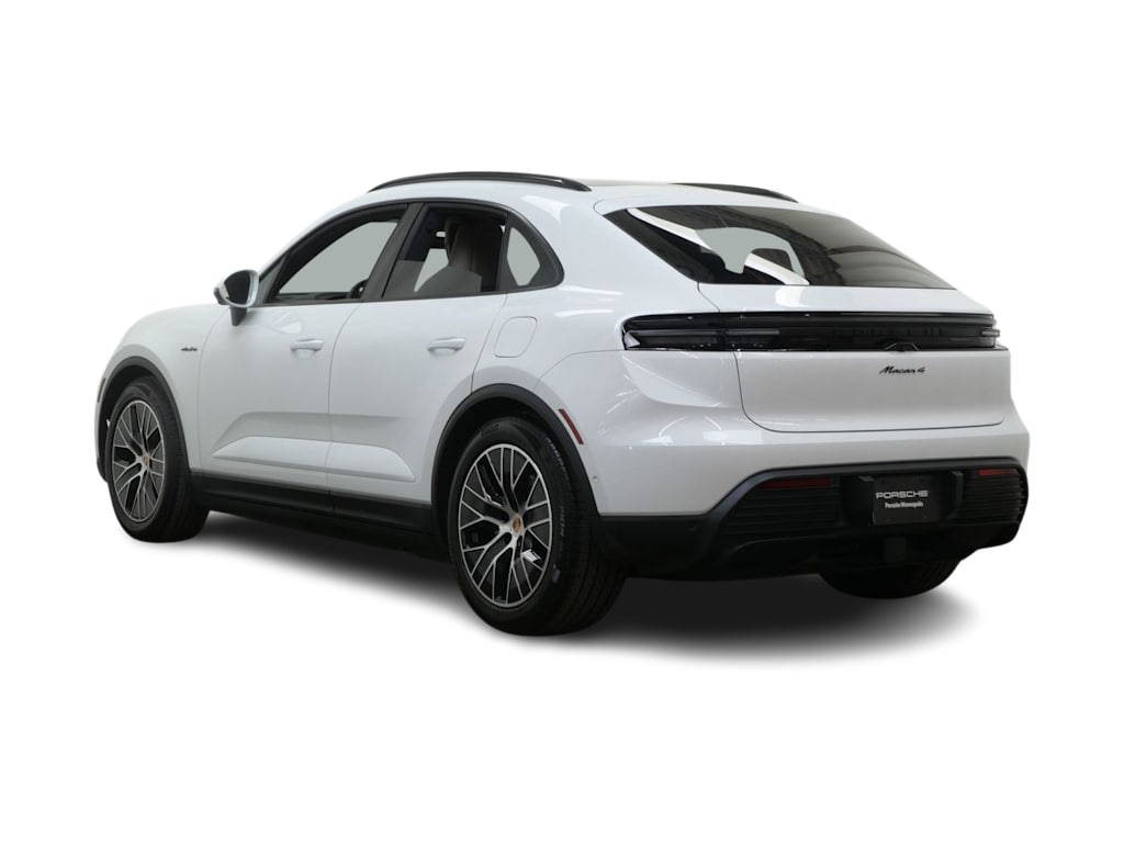 Thumbnail: 2026 Porsche Macan - 4