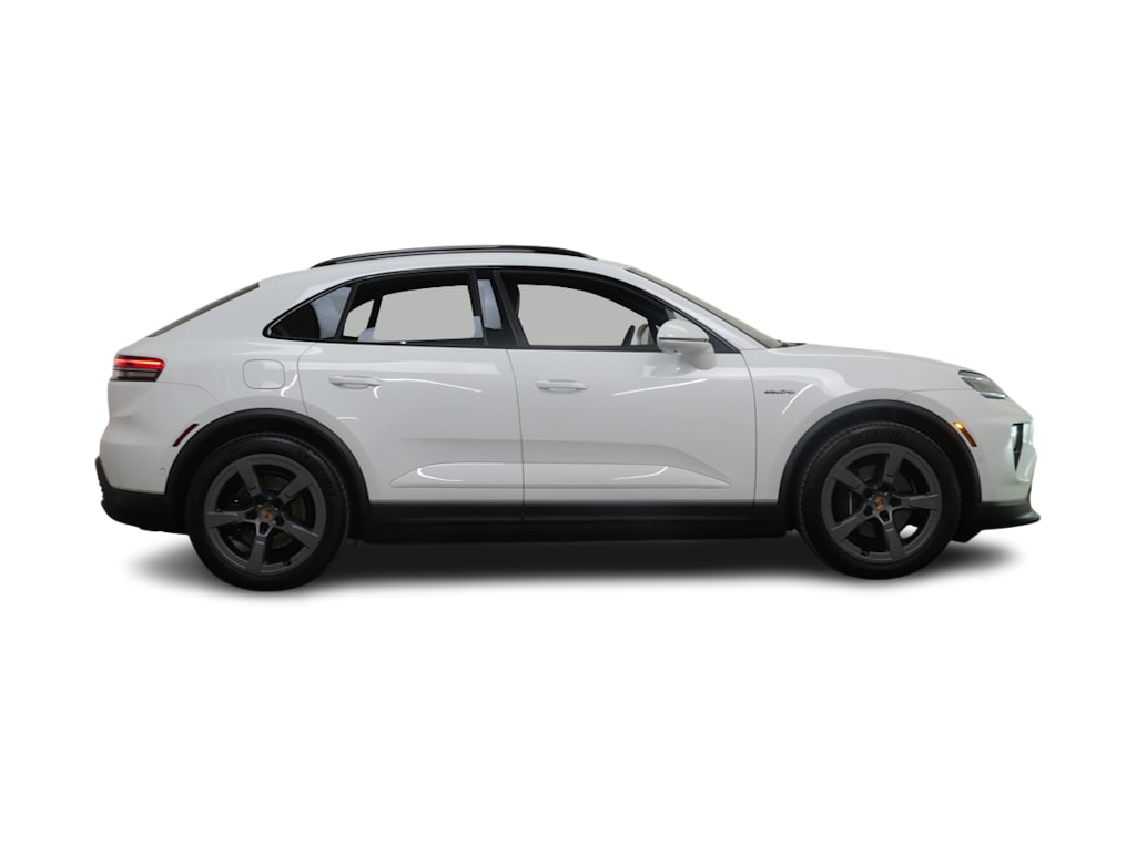 Thumbnail: 2026 Porsche Macan - 13