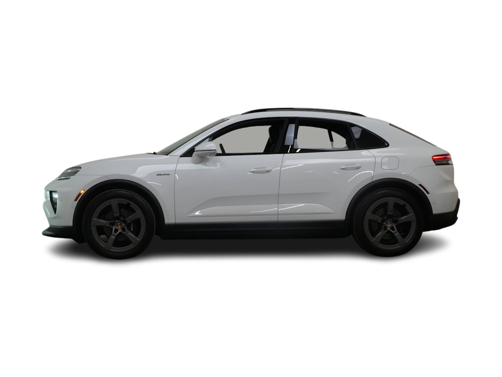 Thumbnail: 2026 Porsche Macan - 3