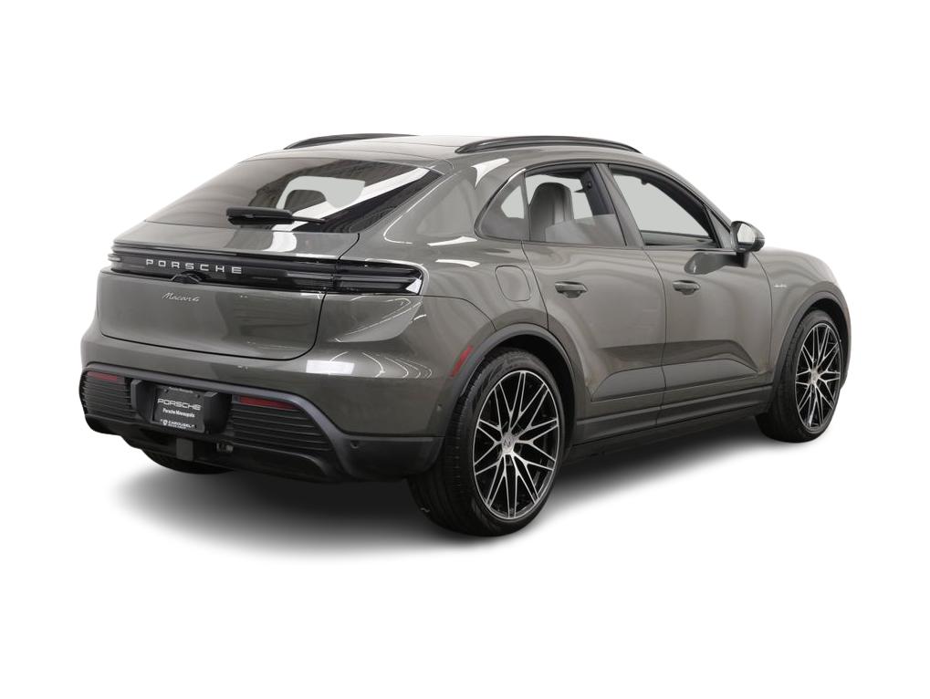 Thumbnail: 2024 Porsche Macan - 11