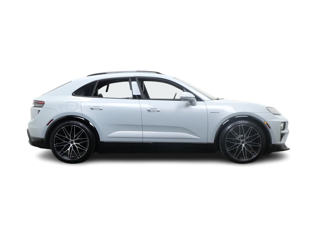 Thumbnail: 2026 Porsche Macan - 12