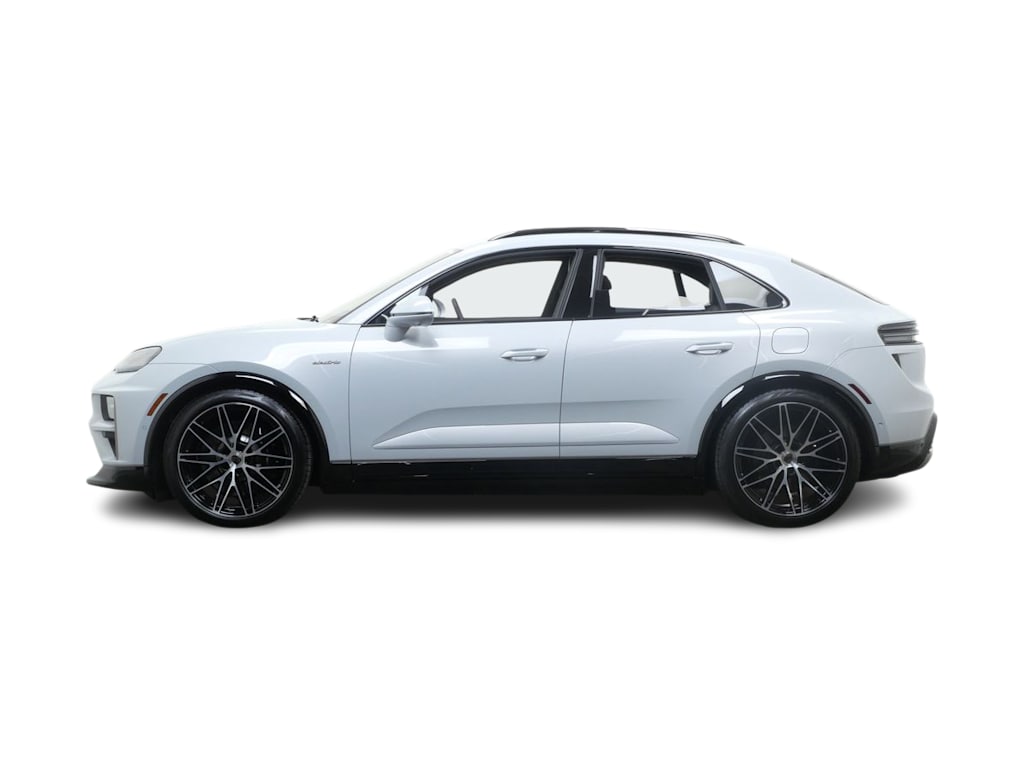 Thumbnail: 2026 Porsche Macan - 3