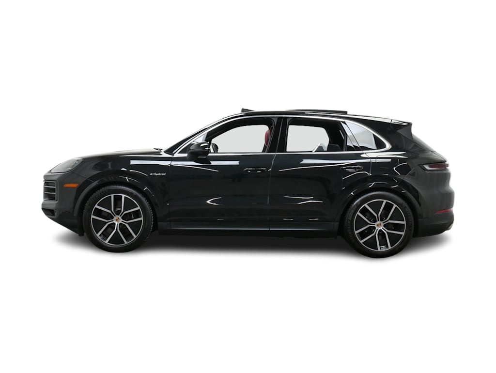 Thumbnail: 2025 Porsche Cayenne - 3