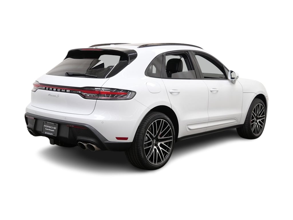 Thumbnail: 2026 Porsche Macan - 11