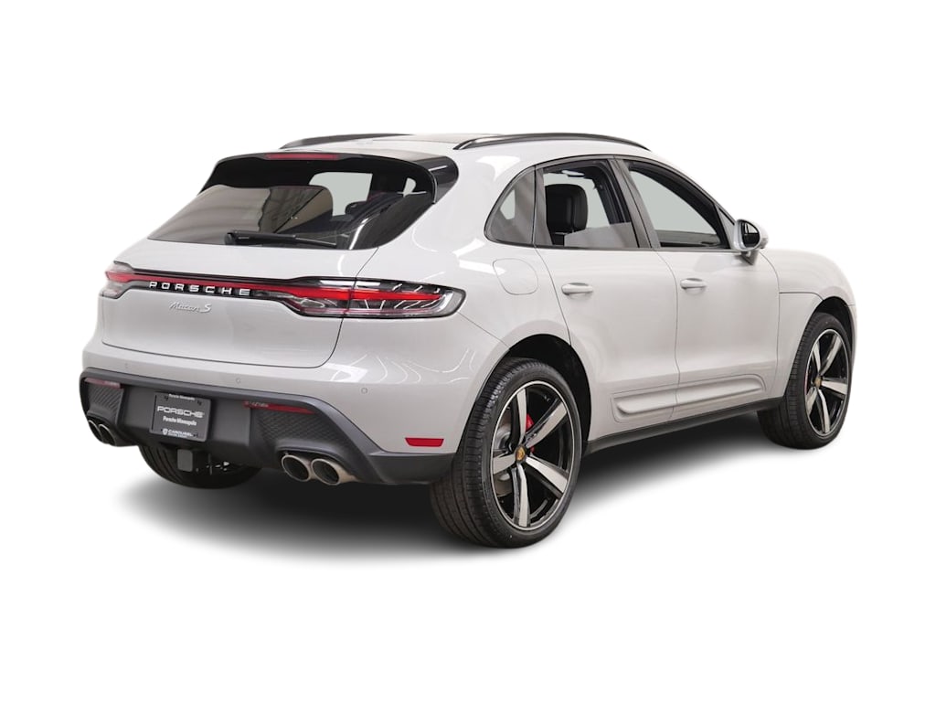 Thumbnail: 2026 Porsche Macan - 12