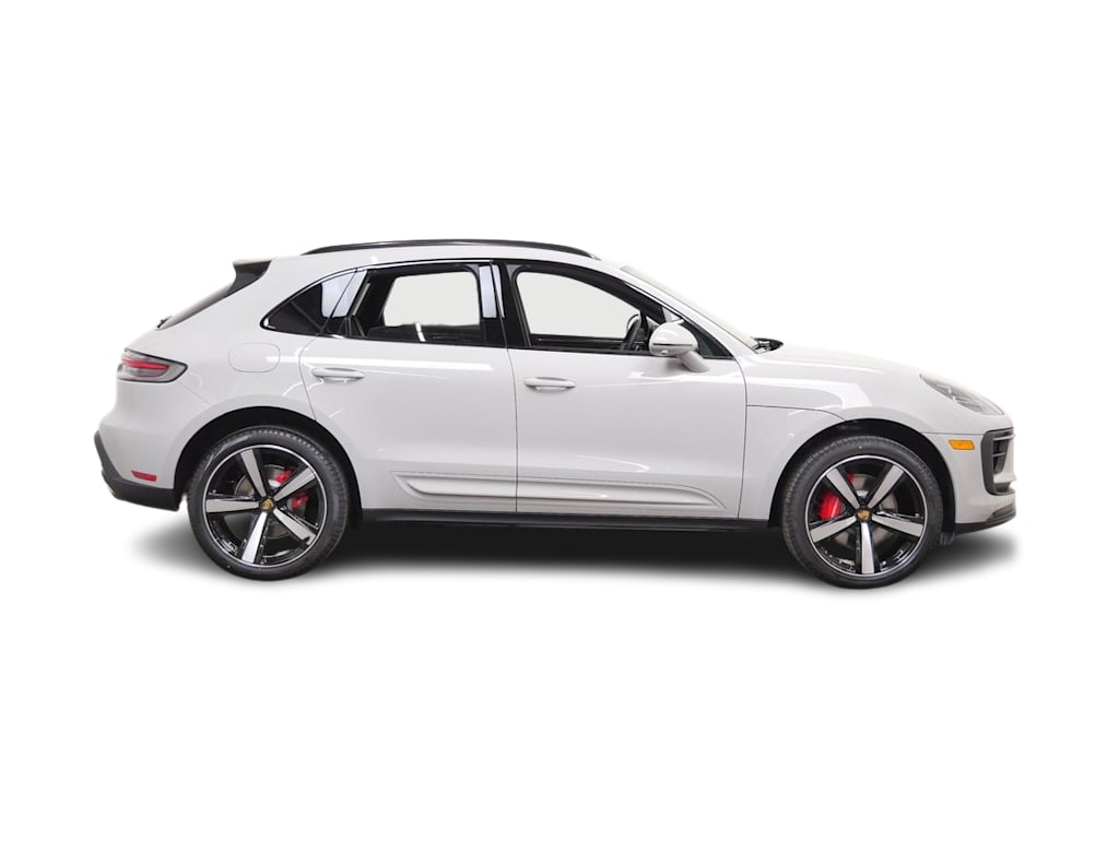 Thumbnail: 2026 Porsche Macan - 13