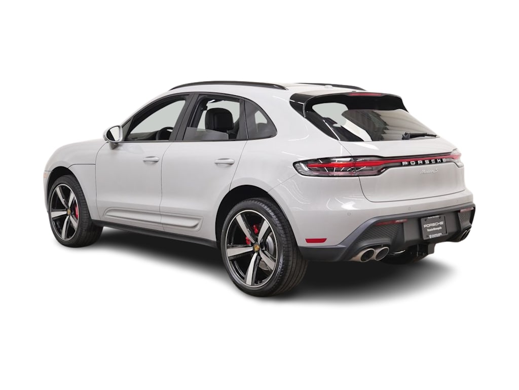 Thumbnail: 2026 Porsche Macan - 4
