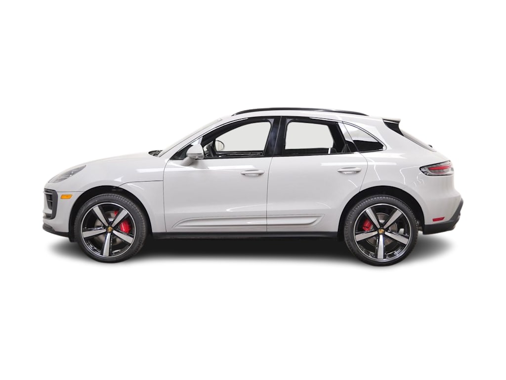 Thumbnail: 2026 Porsche Macan - 3