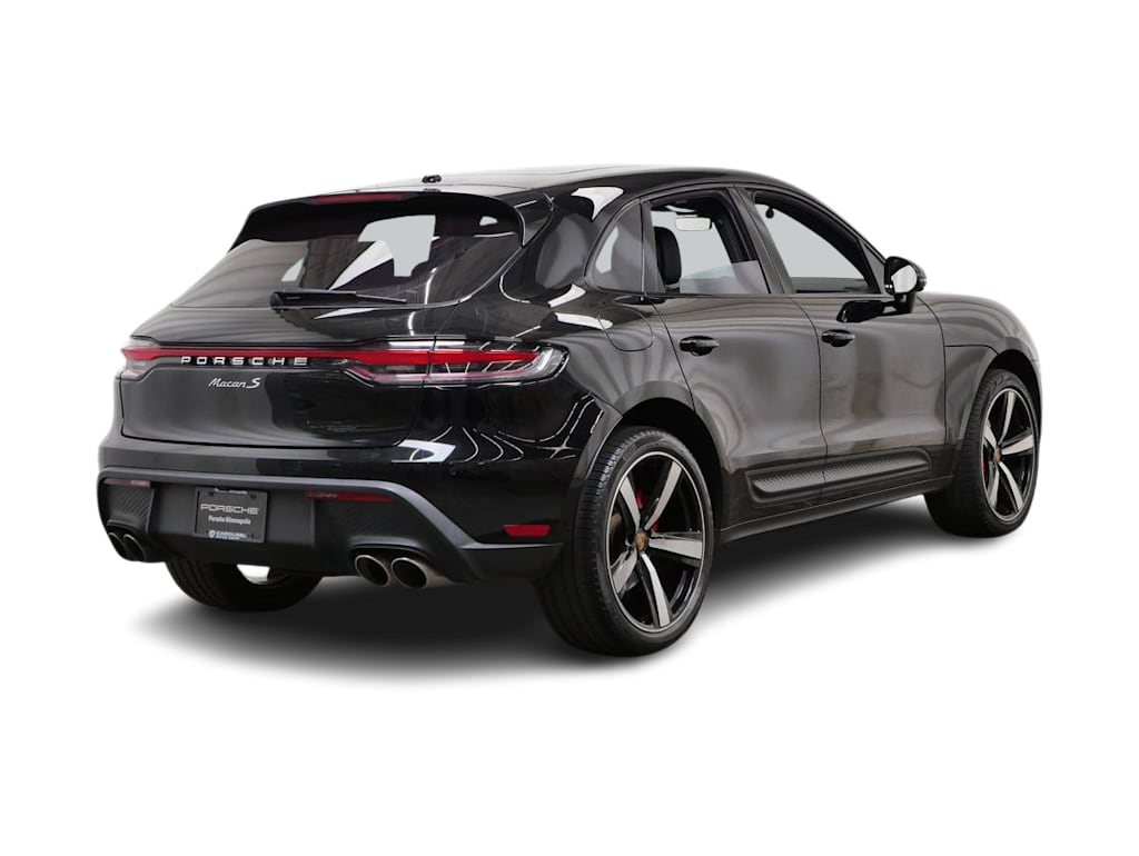 Thumbnail: 2023 Porsche Macan - 11