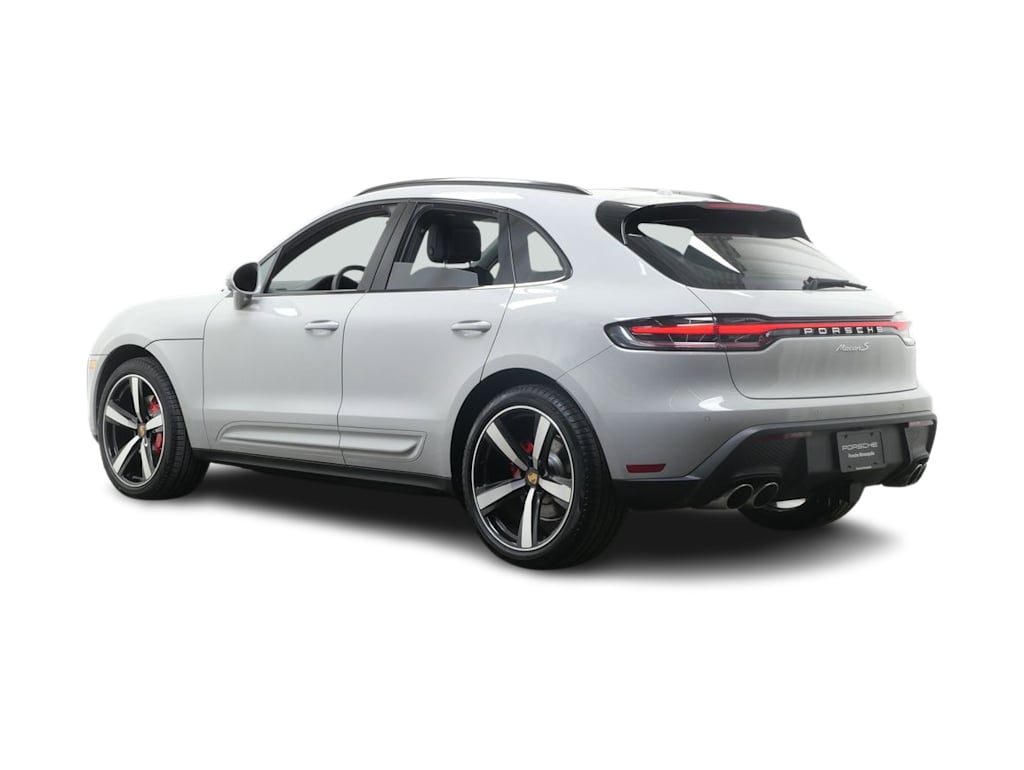 Thumbnail: 2026 Porsche Macan - 4