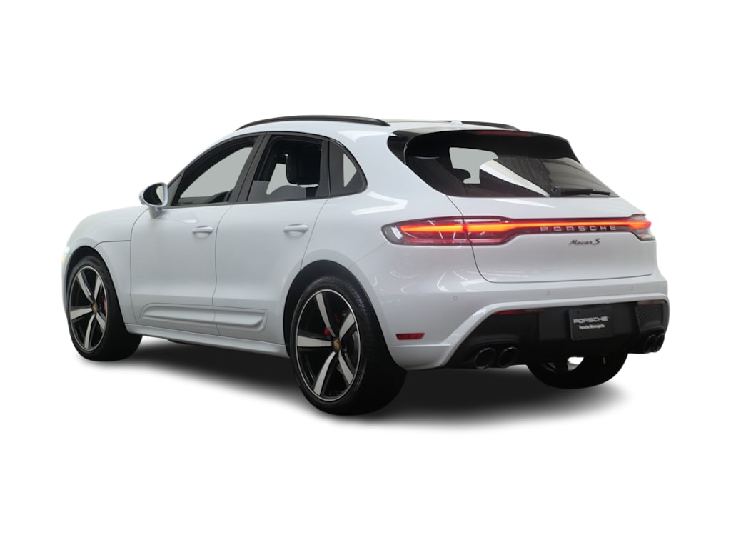 Thumbnail: 2026 Porsche Macan - 4