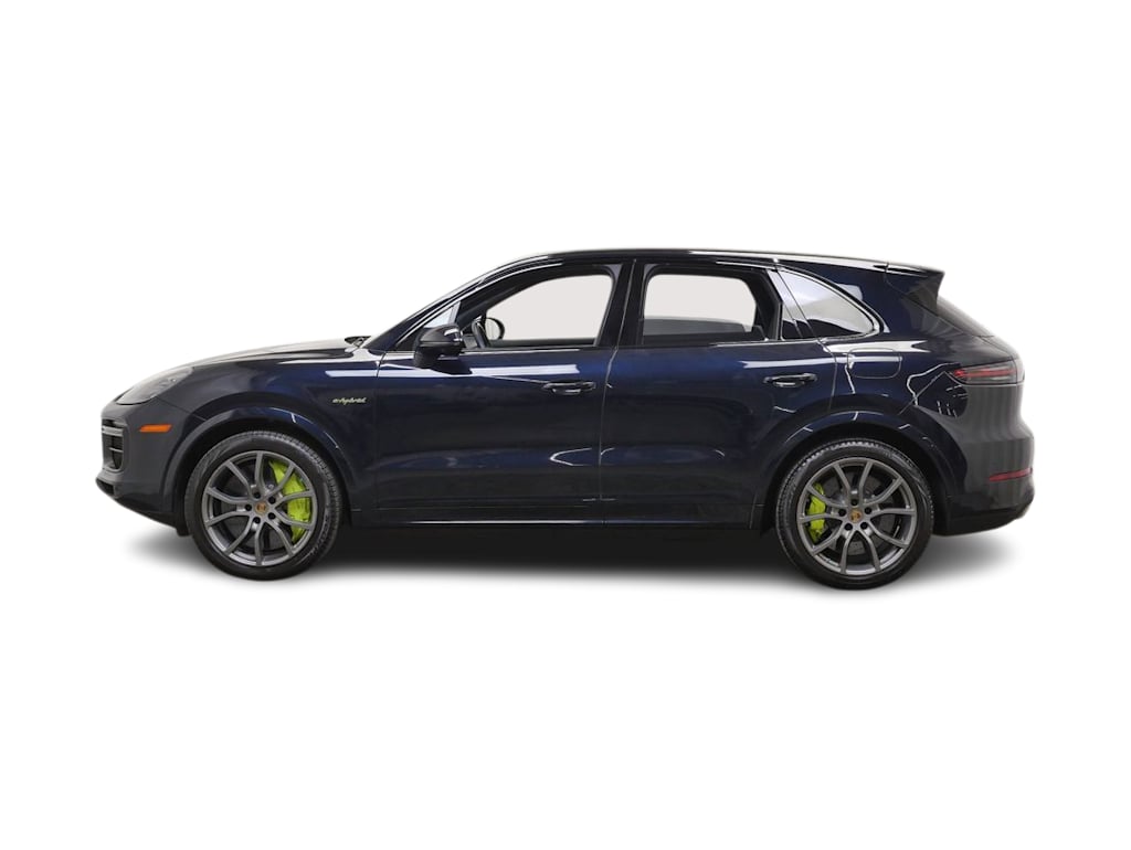 Thumbnail: 2023 Porsche Cayenne - 3